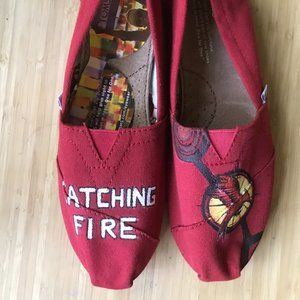 Hunger Games themed Toms shoes, Catching Fire
